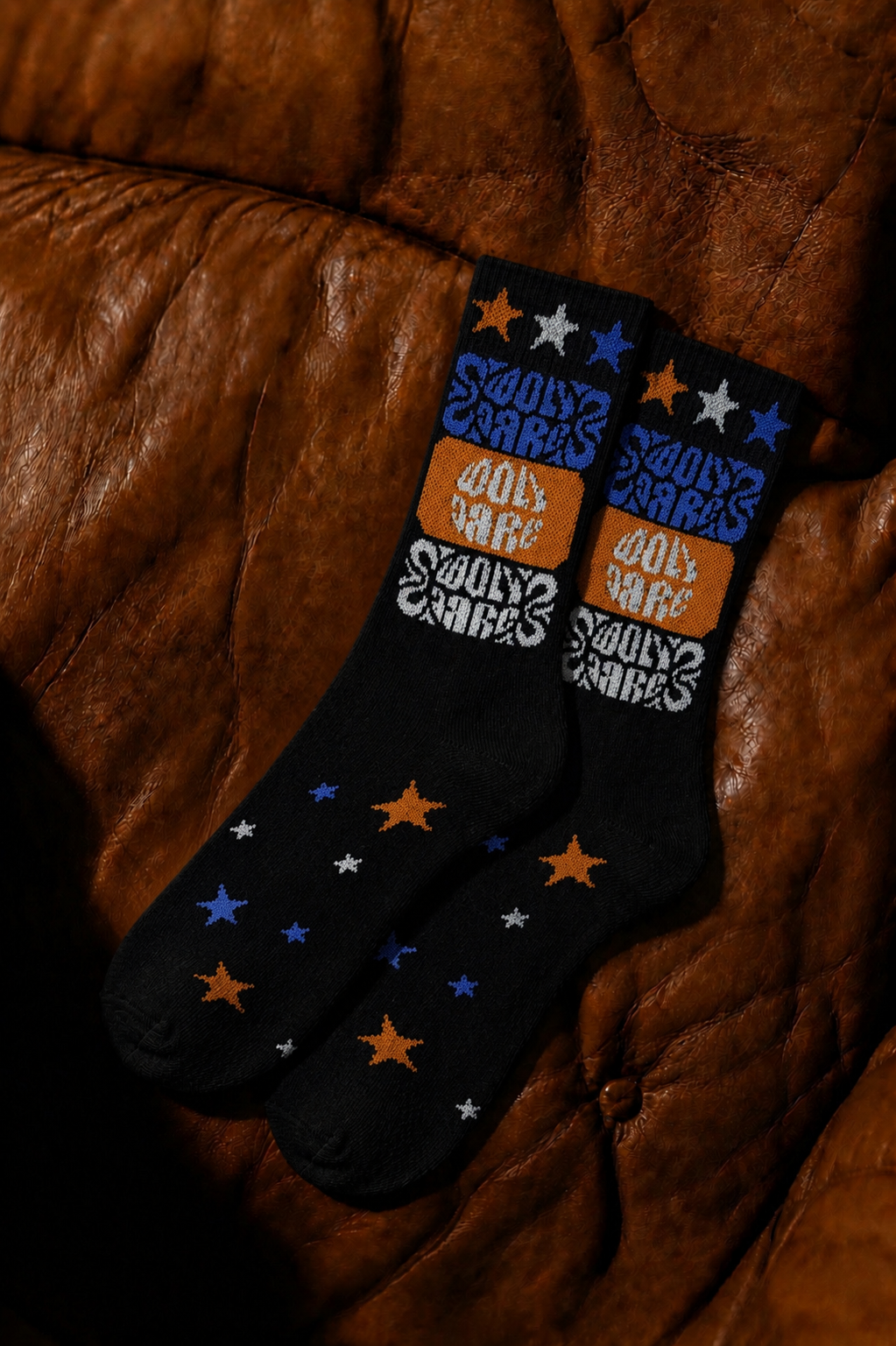 Retro Cartoon Star Crew Socks – Black